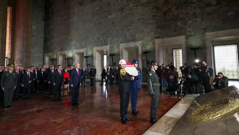 Anıtkabir'de Devlet Erkanından Tarihi Ziyaret: Anmalar Dolu Bir Gün