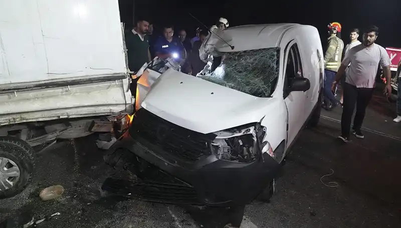 İstanbul'da Feci Kaza: 3 Kişi Yaralandı, Detaylar Şaşkınlık Yarattı