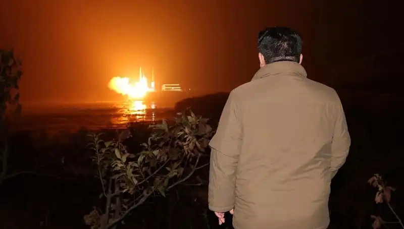 Kuzey Kore'nin Silah Programı: Faturası Amerika'dan Geliyor!