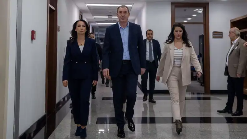 DEM Parti Heyeti, Siyasi Parti Turu ile Tüm Gözleri Üzerine Çekti