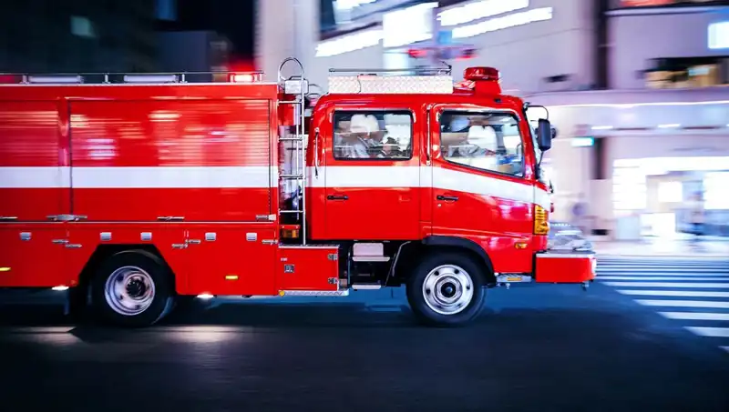 Tokyo'da Yangın Felaketi: Binalarda Yaralanmalar ve Korkutan Manzara