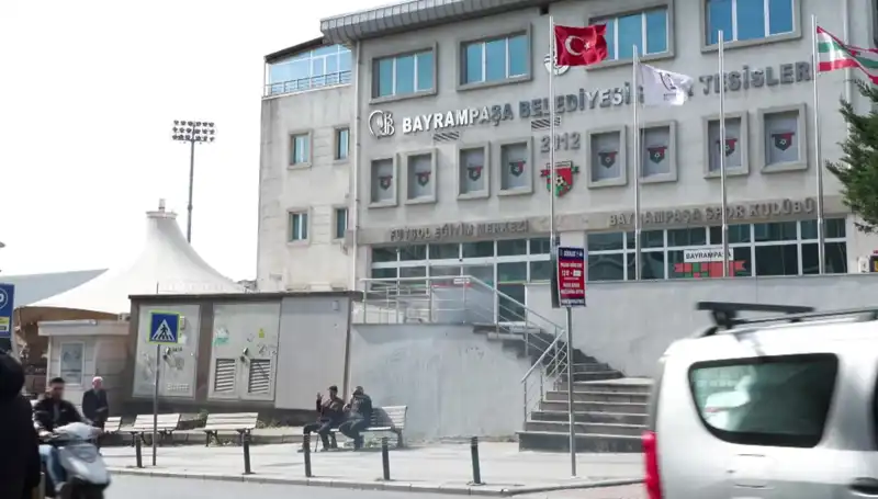 Arda Turan Spor Kompleksi'nin Otoparkında Su Baskını: Neler Oluyor?