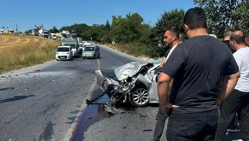 İstanbul'da Şok Kaza: Kalp Krizi Geçiren Şoför Otobüse Çarptı!