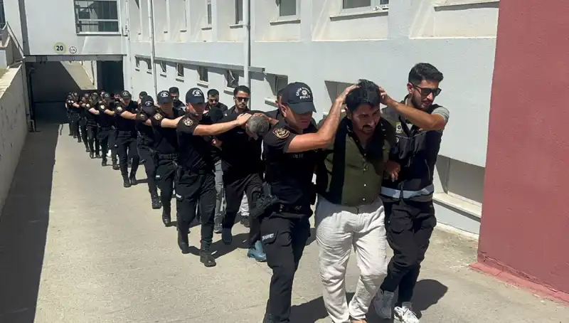 Adana'da Tarihi Eroin Operasyonu: 825 Kilo Uyuşturucu ile 16 Tutuklama