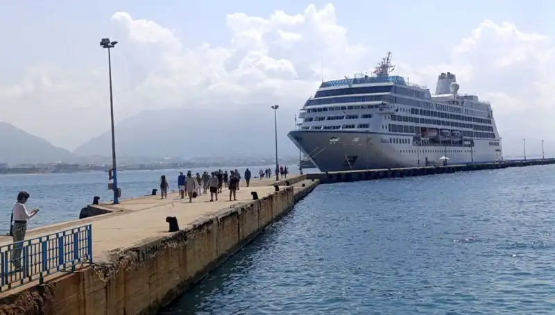 ABD'li Turistlerin Kruvaziyer İle Alanya Ziyareti, Yerel Turizmi Canlandırdı