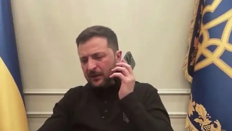 Zelenski'nin Basın Toplantısında Macron'dan Beklenmedik Telefon: Neler Yaşandı?